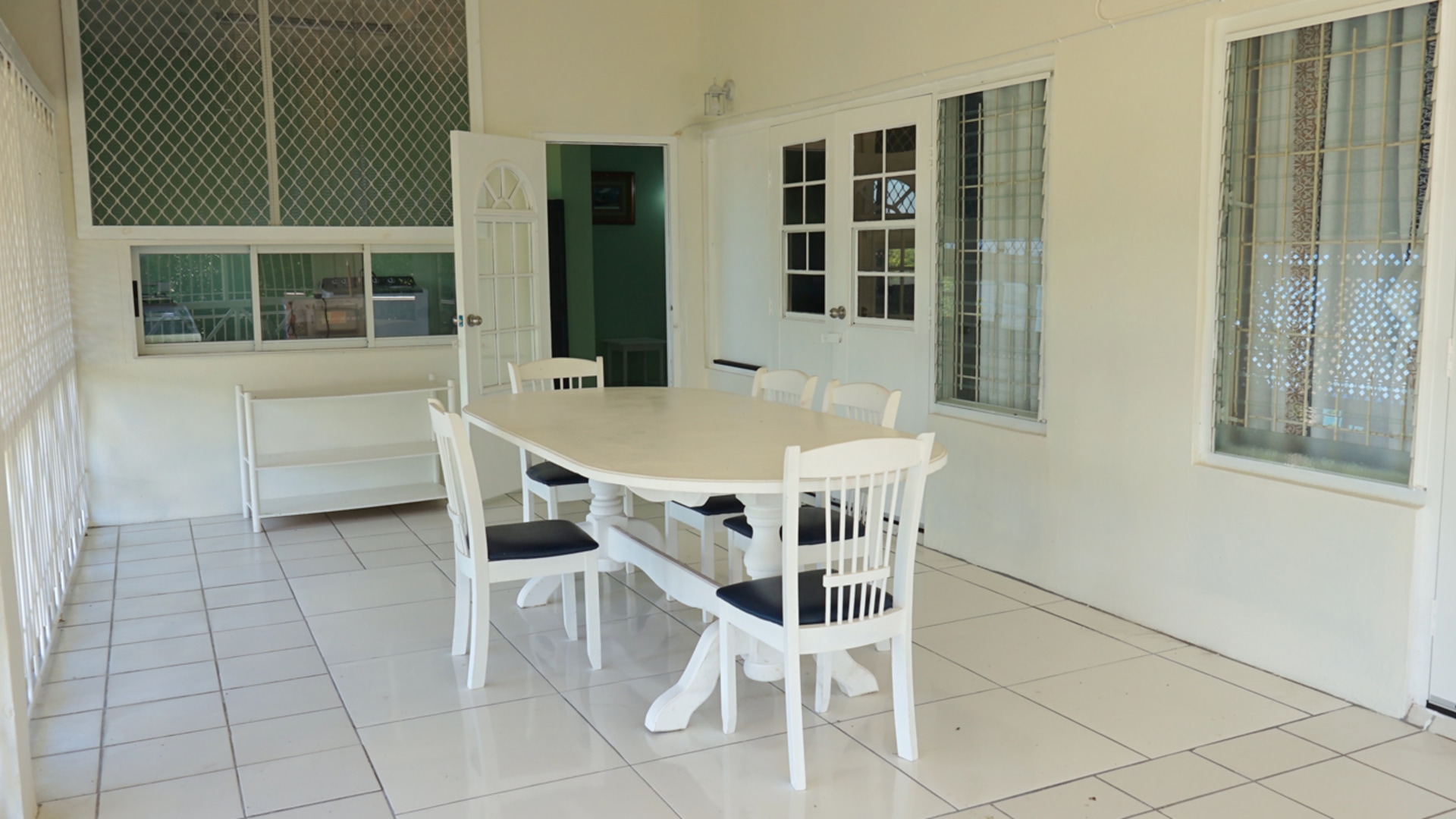 st lucia real estate SUNNY ACRES 2 BED APT.- Castries, St. Lucia for rent table