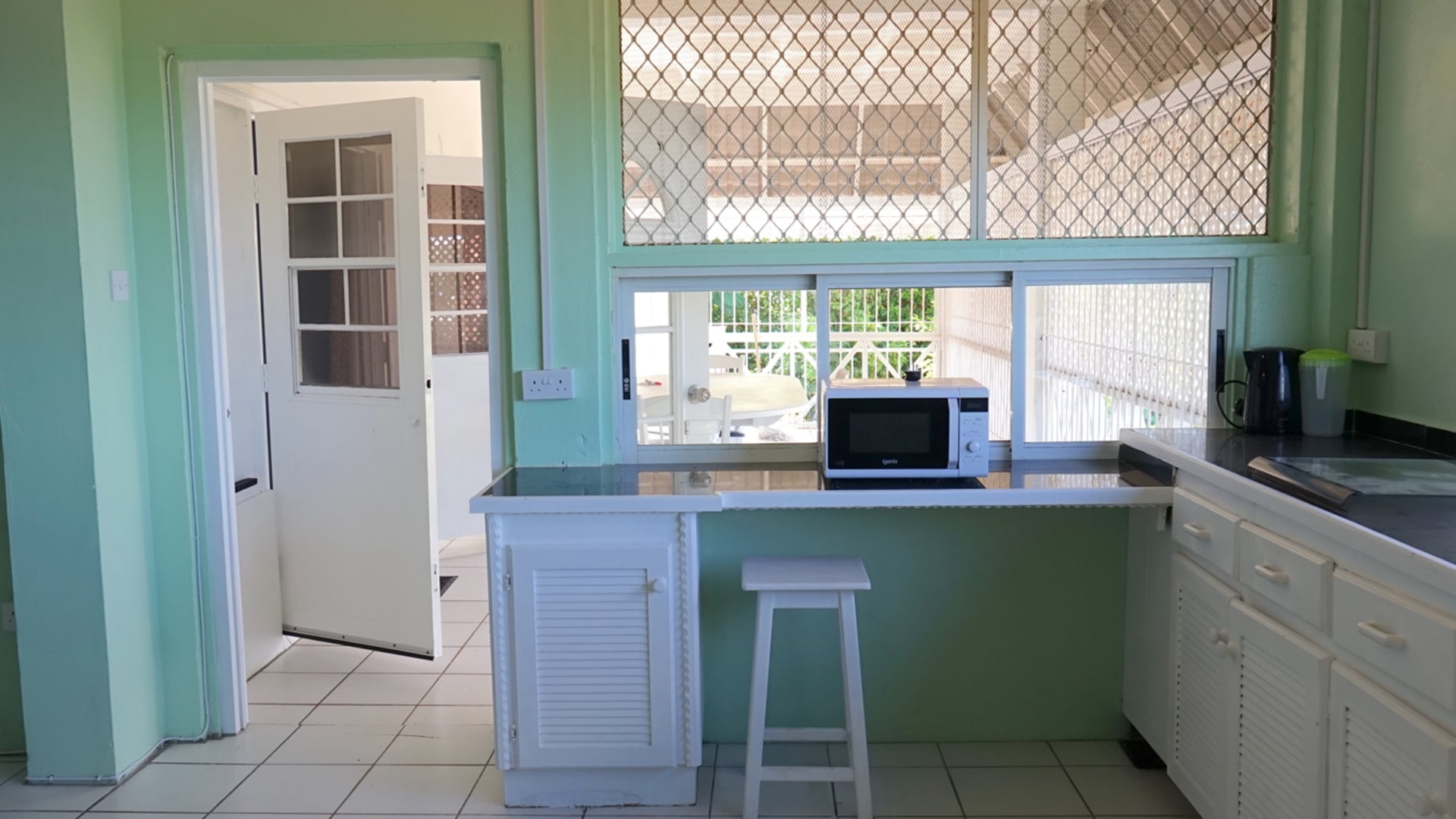 st lucia real estate SUNNY ACRES 2 BED APT.- Castries, St. Lucia for rent microwave
