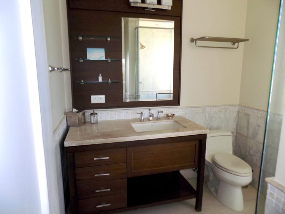 st lucia real estate THE LANDINGS UNIT NO 723- Gros Islet, St. Lucia for rent toilet