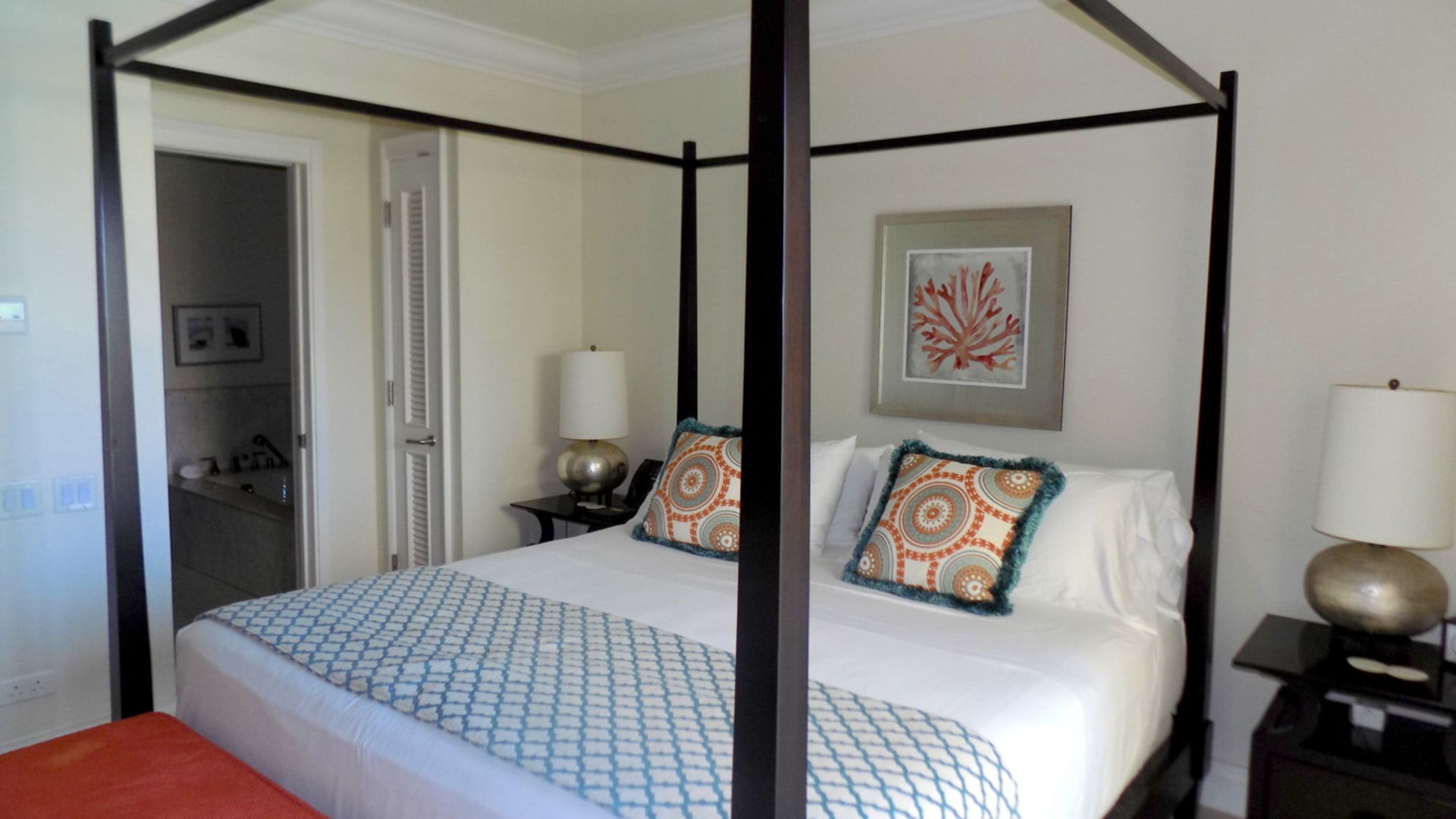 st lucia real estate THE LANDINGS UNIT NO 723- Gros Islet, St. Lucia for rent 4 post bed