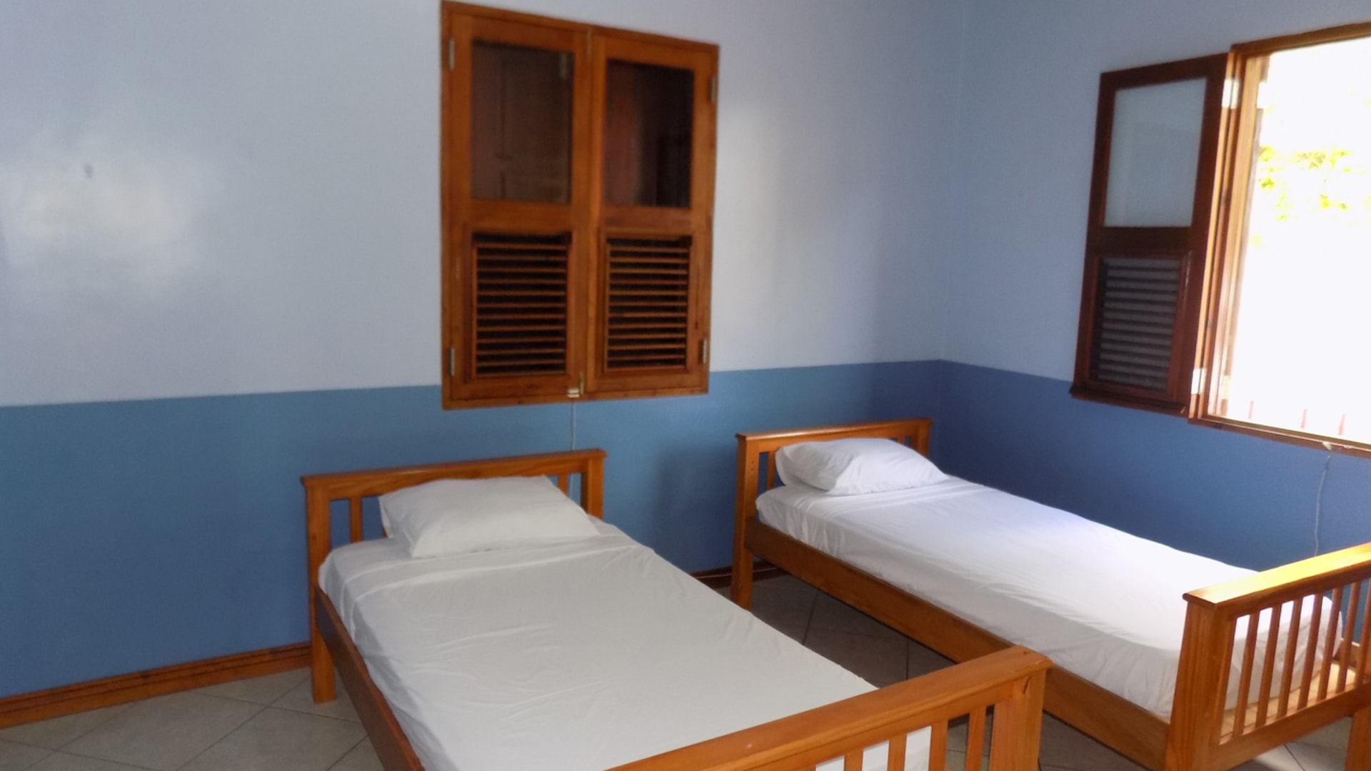 St Lucia real estate : HARBOUR VIEW VILLA FOR RENT double bed