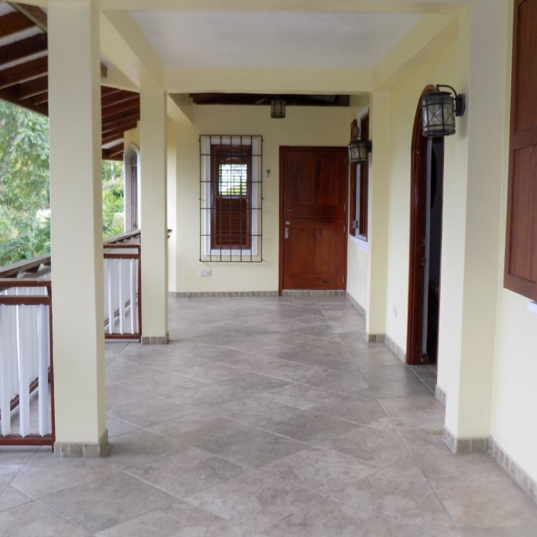 St Lucia real estate : HARBOUR VIEW VILLA FOR RENT varandah