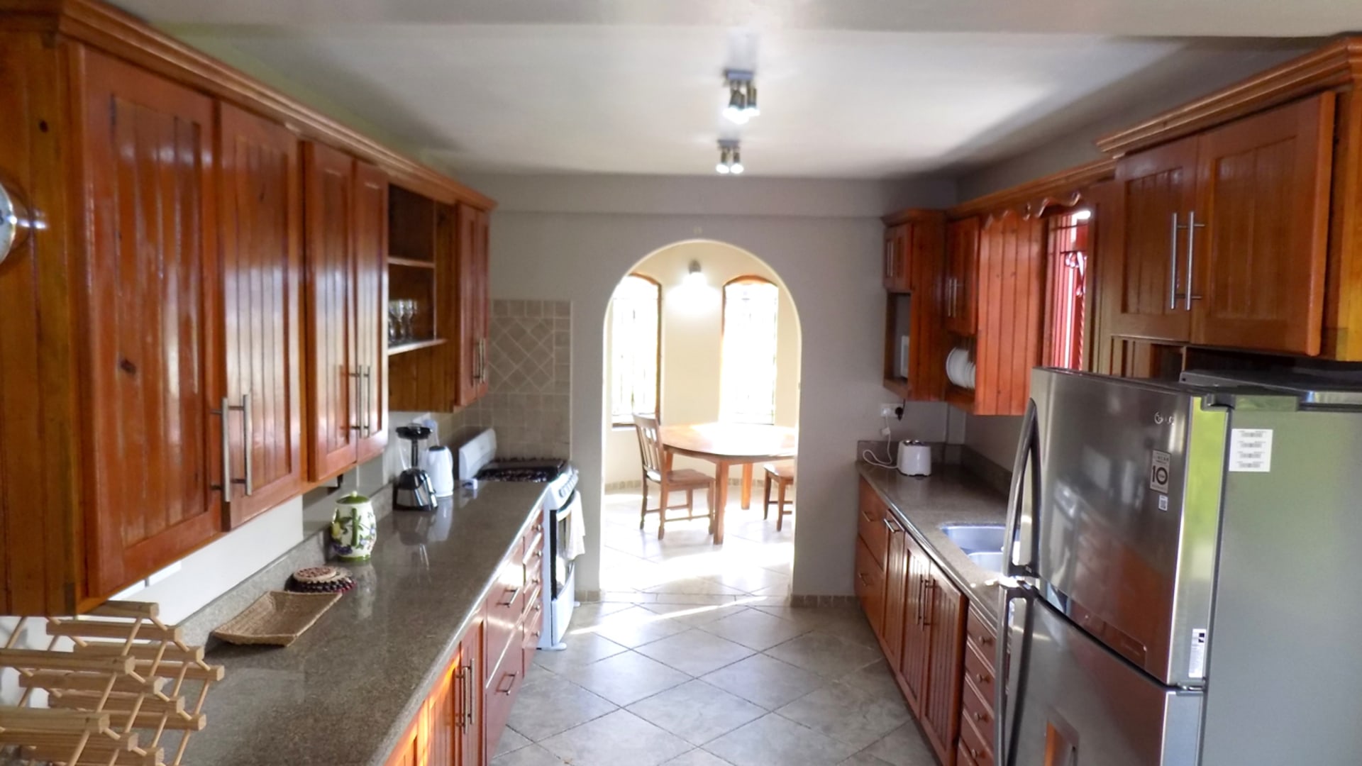 St Lucia real estate : HARBOUR VIEW VILLA FOR RENT lkitchen