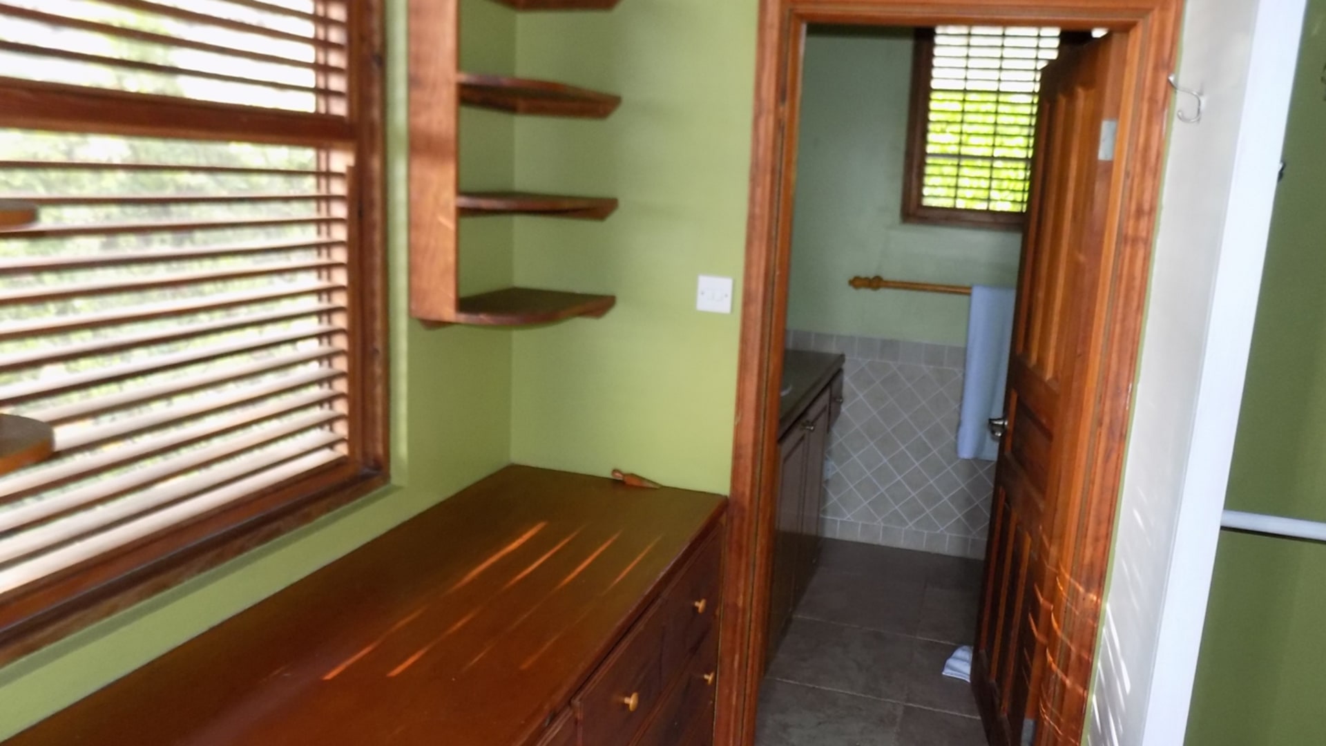 St Lucia real estate : HARBOUR VIEW VILLA FOR RENT door