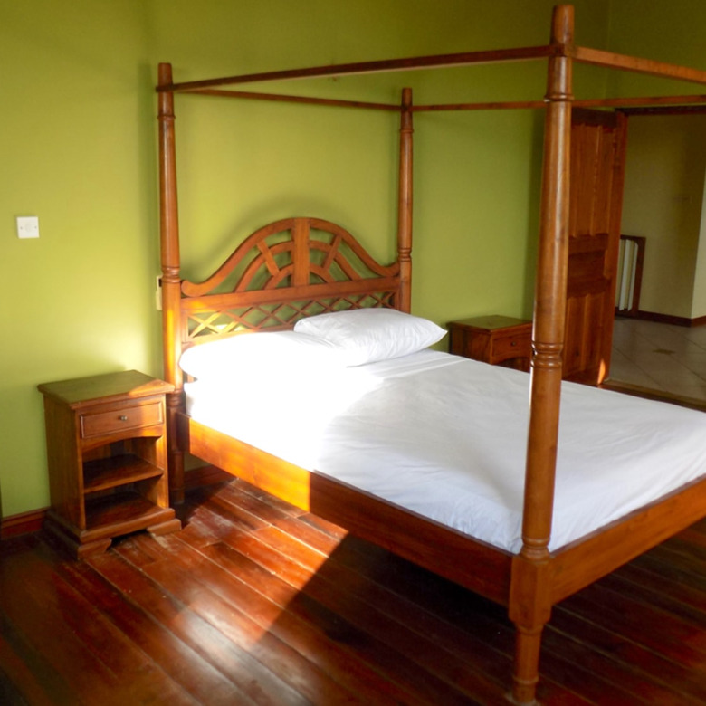 St Lucia real estate : HARBOUR VIEW VILLA FOR RENT four poster