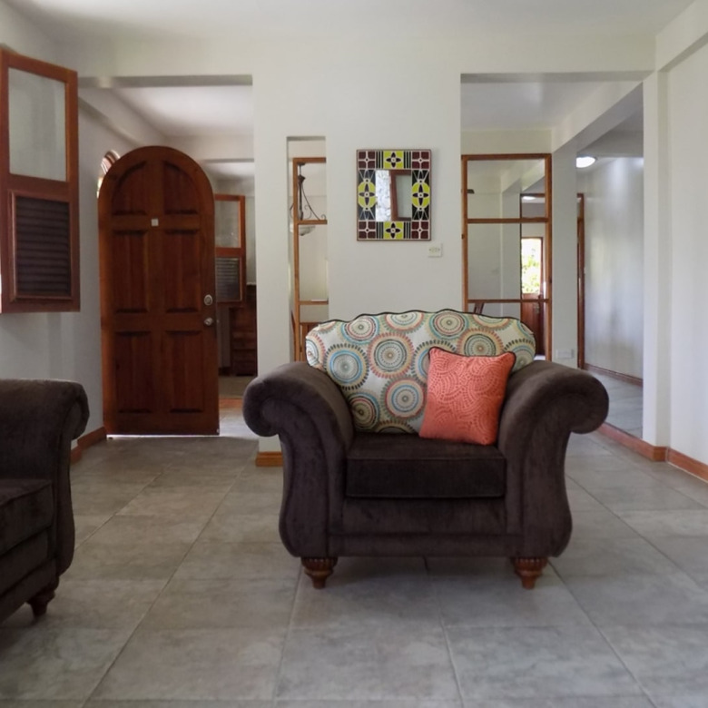 St Lucia real estate : HARBOUR VIEW VILLA FOR RENT living room