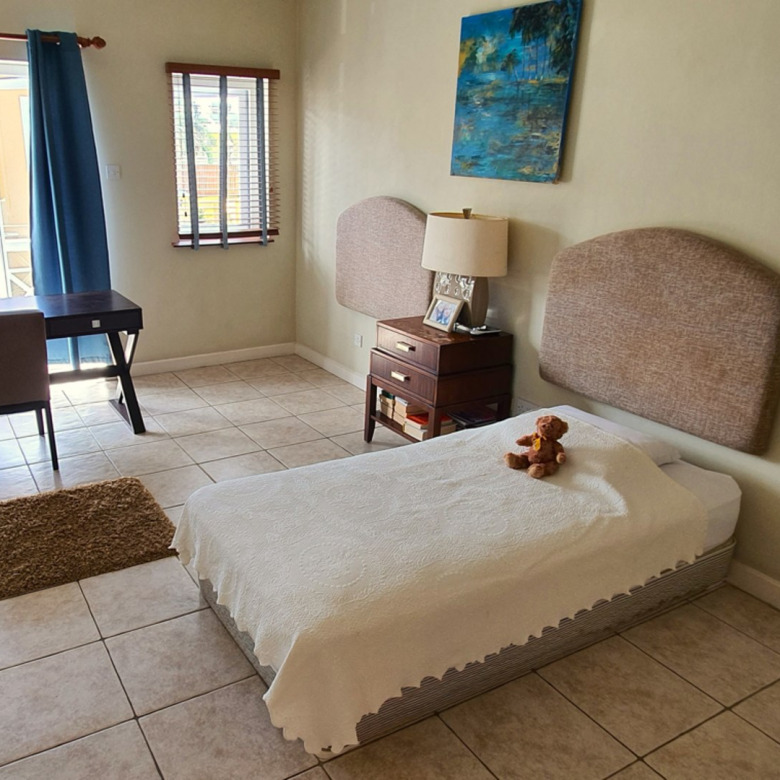 st lucia real estate The Harbour 11 Town House child bed