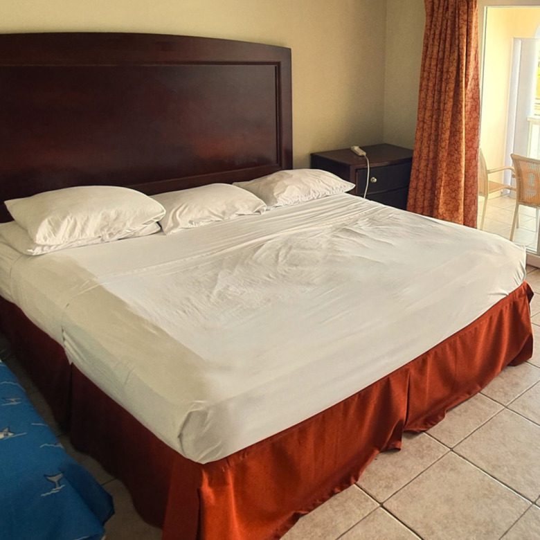 st lucia real estate The Harbour 11 Town House bed