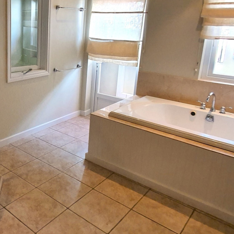 st lucia real estate The Harbour 11 Town House tub