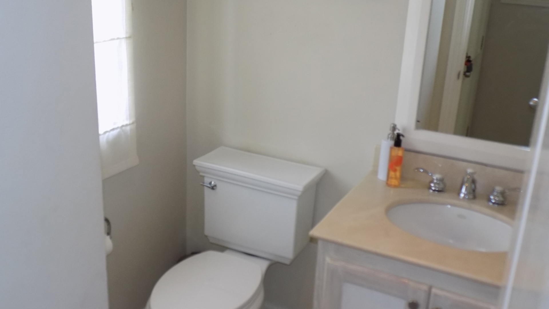 st lucia real estate THE HARBOUR NO.23 FOR RENT bathroom