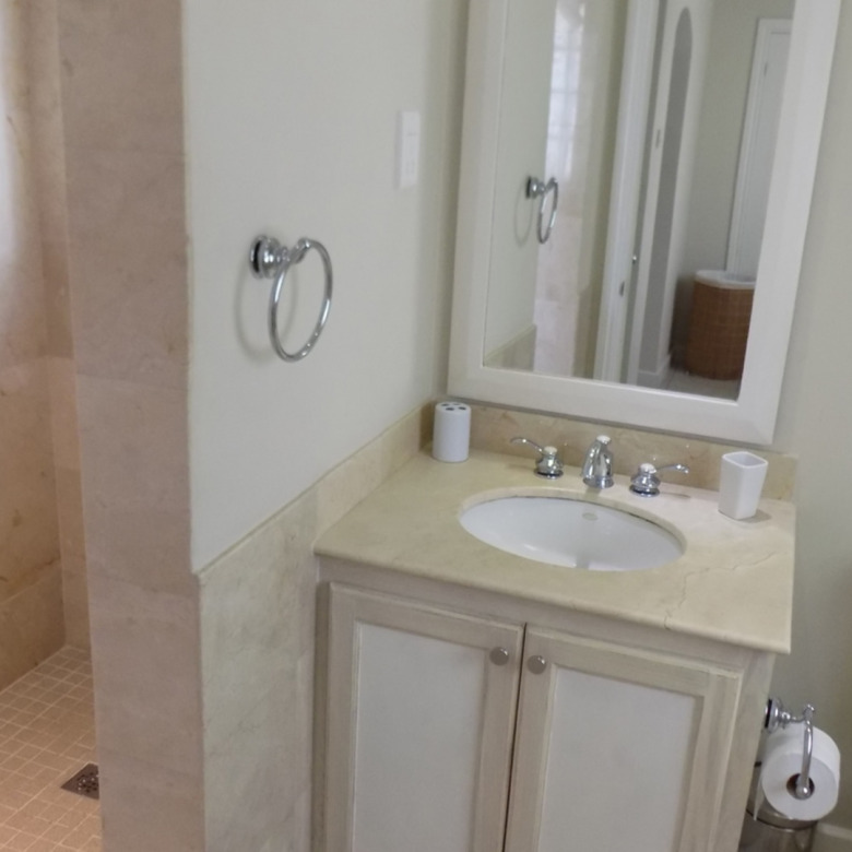 st lucia real estate THE HARBOUR NO.23 FOR RENT sink