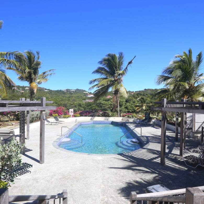 villas on the green for rent cap estate