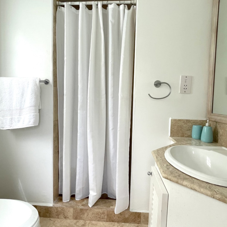 St Lucia real estate VILLAS ON THE GREEN 2 For Rent master bath
