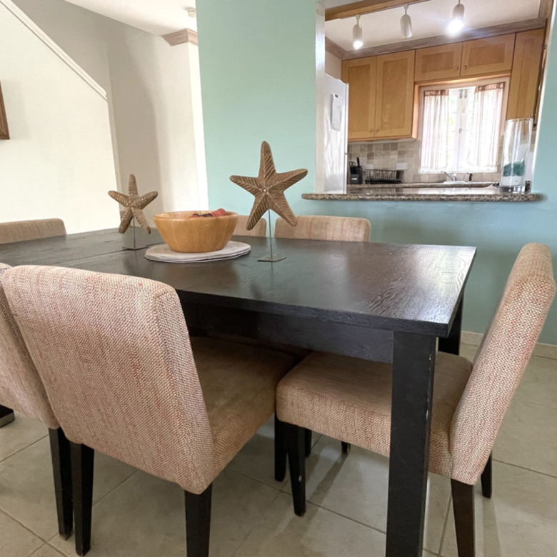St Lucia real estate VILLAS ON THE GREEN 2 For Rent table