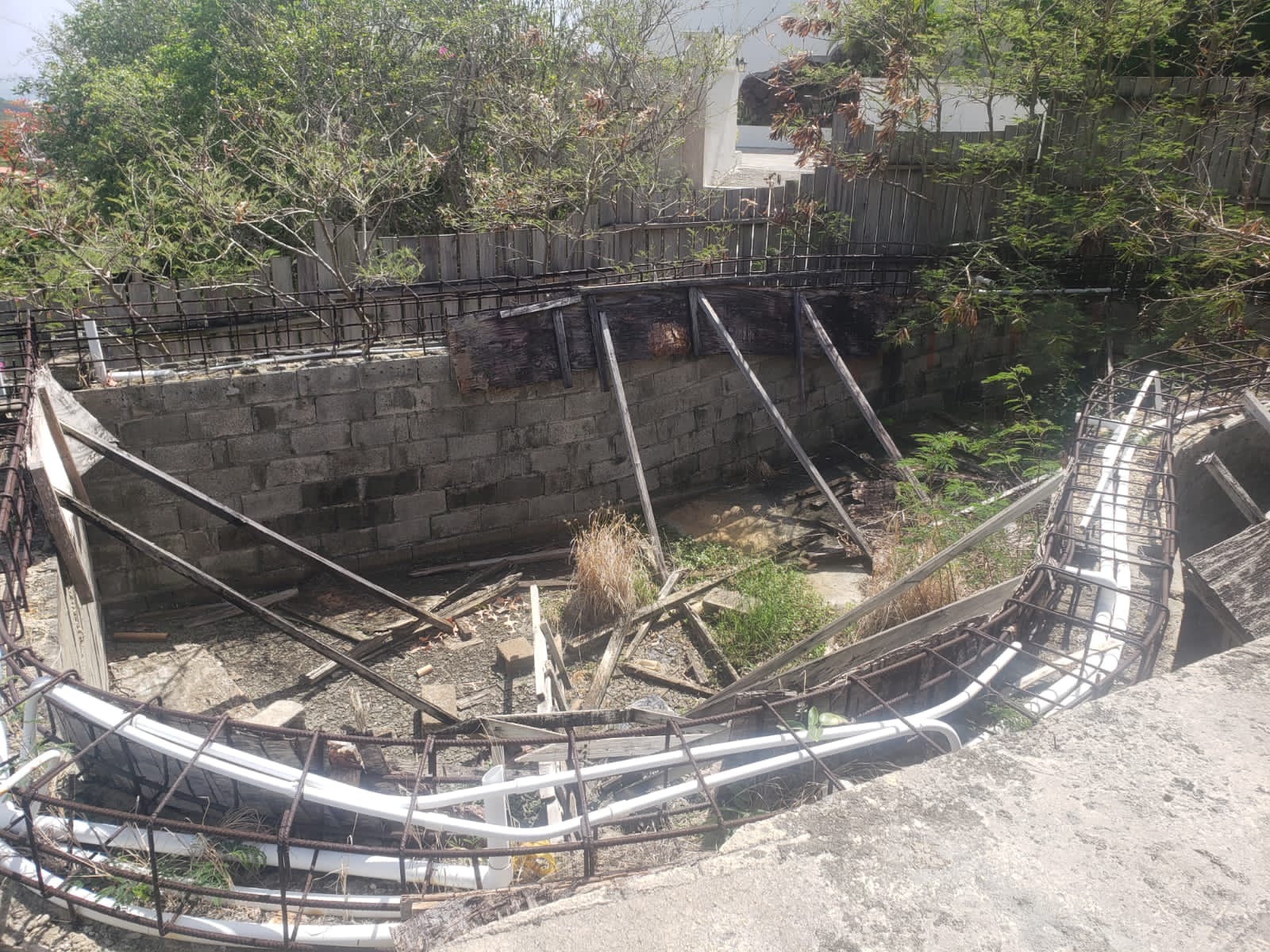 29ee312c-7a03-415b-9e40-febb0179d591 Unfinished Villa For Sale in Cap Estate st lucia pool view