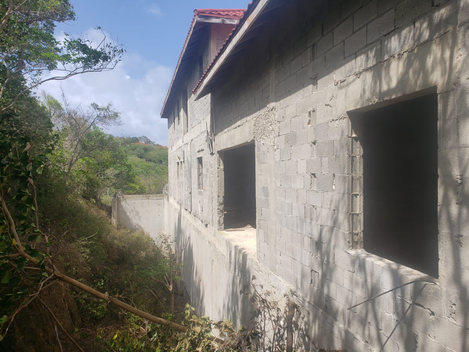 9fda3a4c-b6bd-403f-a2a8-1aa38b3f7743 Unfinished Villa For Sale in Cap Estate st lucia walls