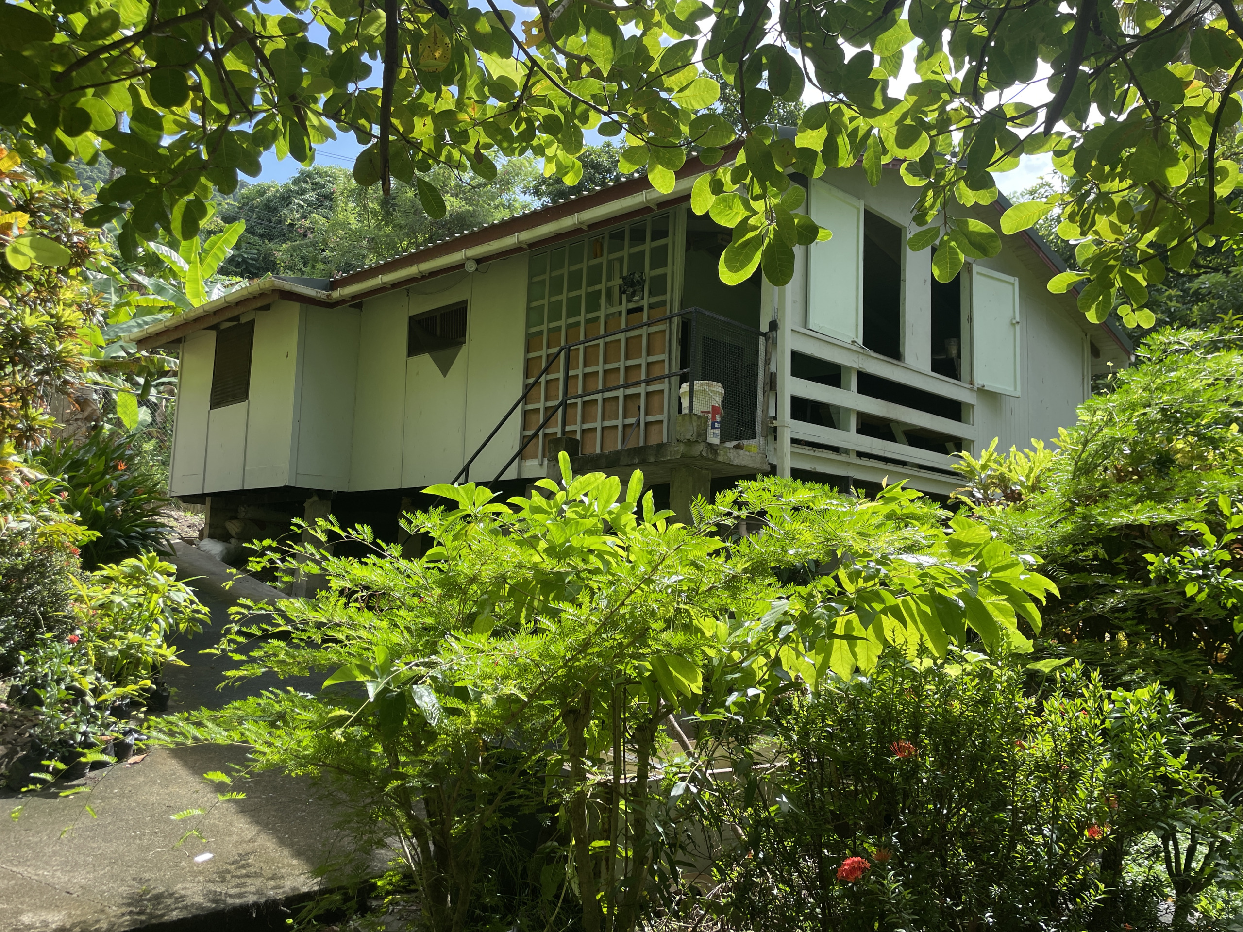 St Lucia Real estate villa for sale in soufriere maid quarters