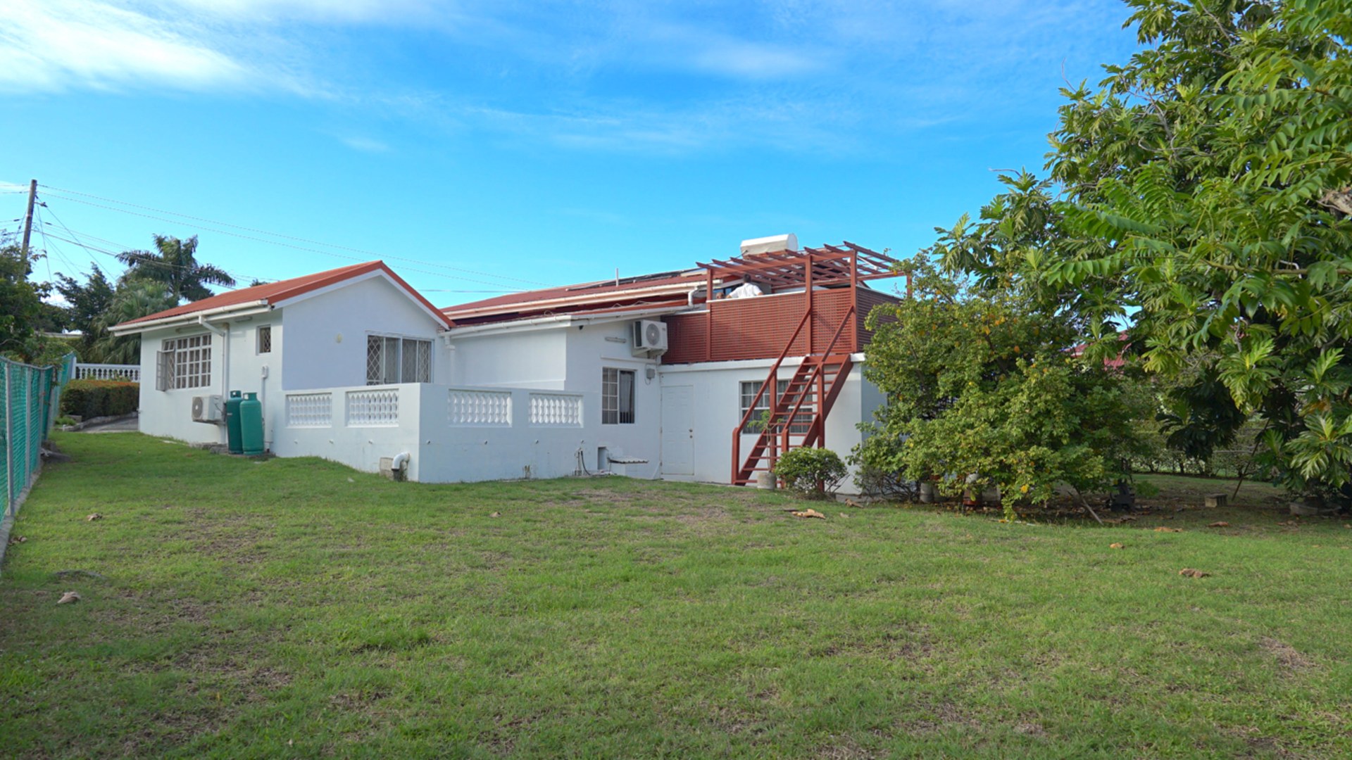 4 Bed House For Sale In Rodney Bay backyard