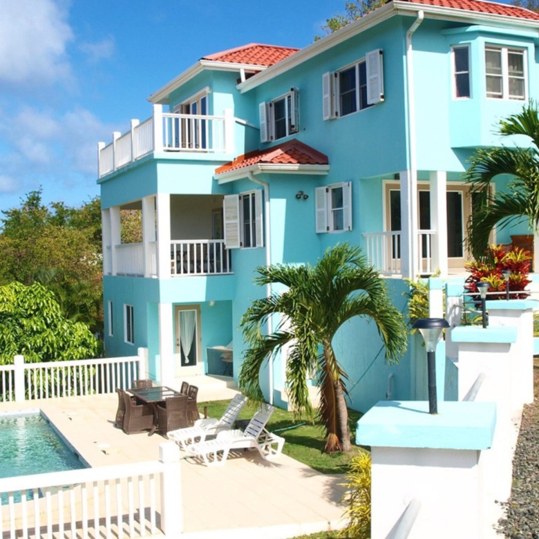5 Bed Villa for sale Near Rodney Bay St Lucia pool