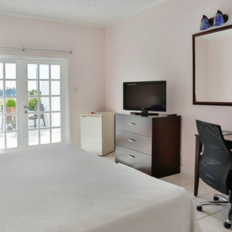 28 bed st lucia caribbean hotel for sale with pool