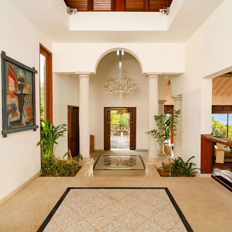Villa susanna for sale and auction on May 14 marigot
