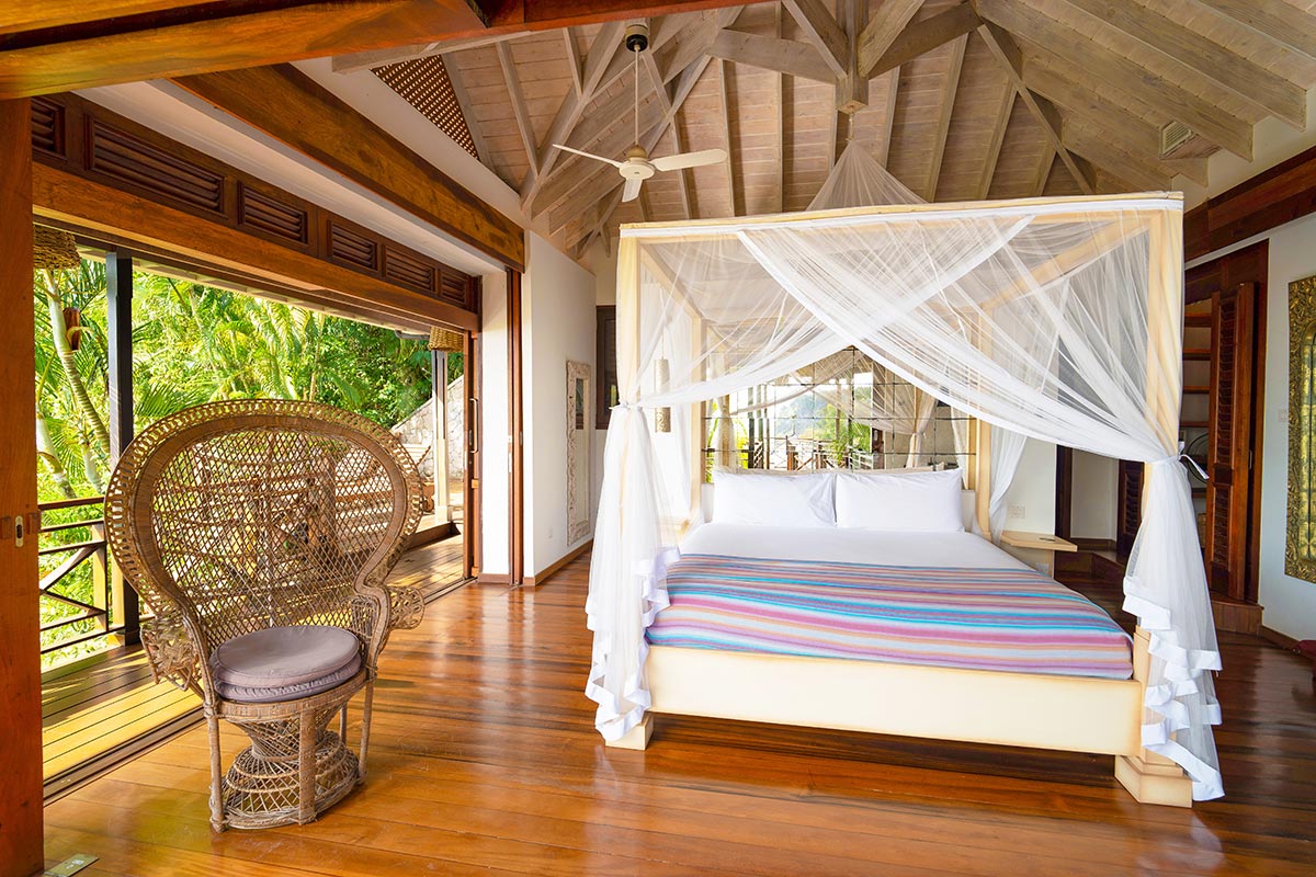 Villa susanna for sale and auction on May 14 bed