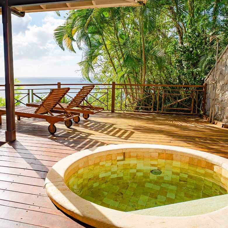 Villa susanna for sale and auction on May 14 tub