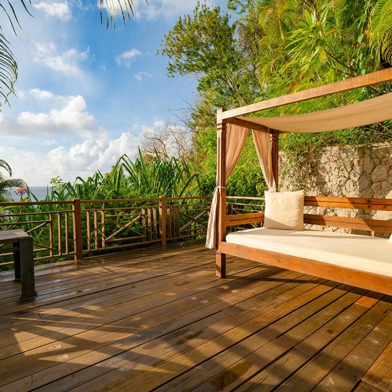 Villa susanna for sale and auction on May 14 patio