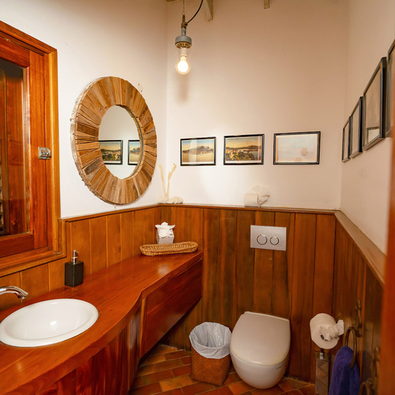 Villa susanna for sale and auction on May 14 bath