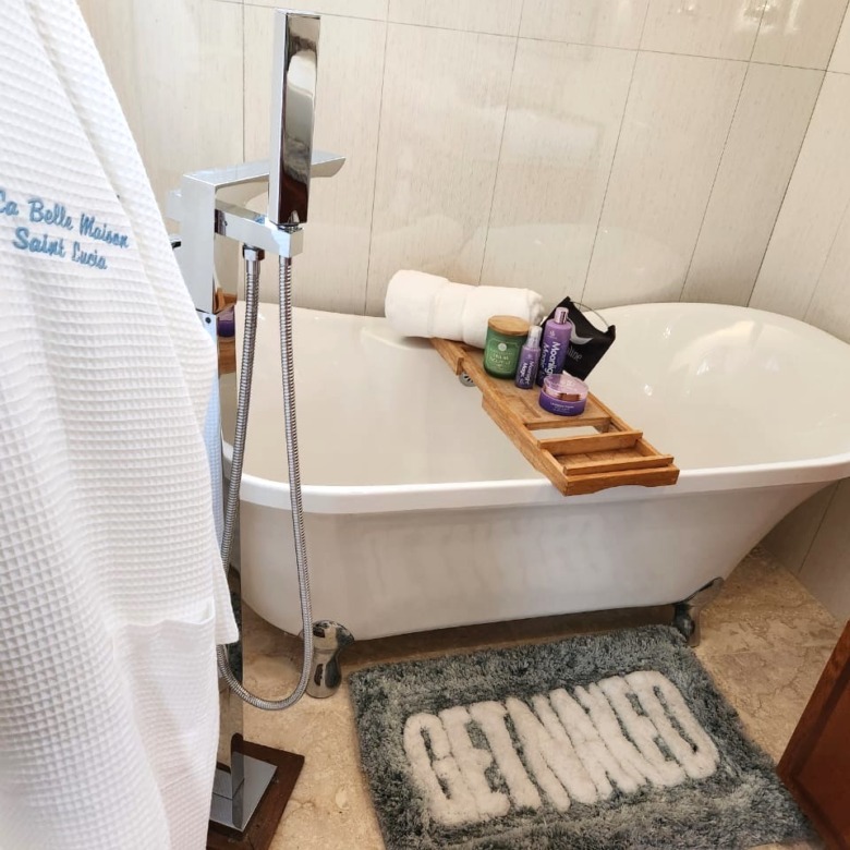 La Belle Maison St Lucia real Estate for rent bathroom