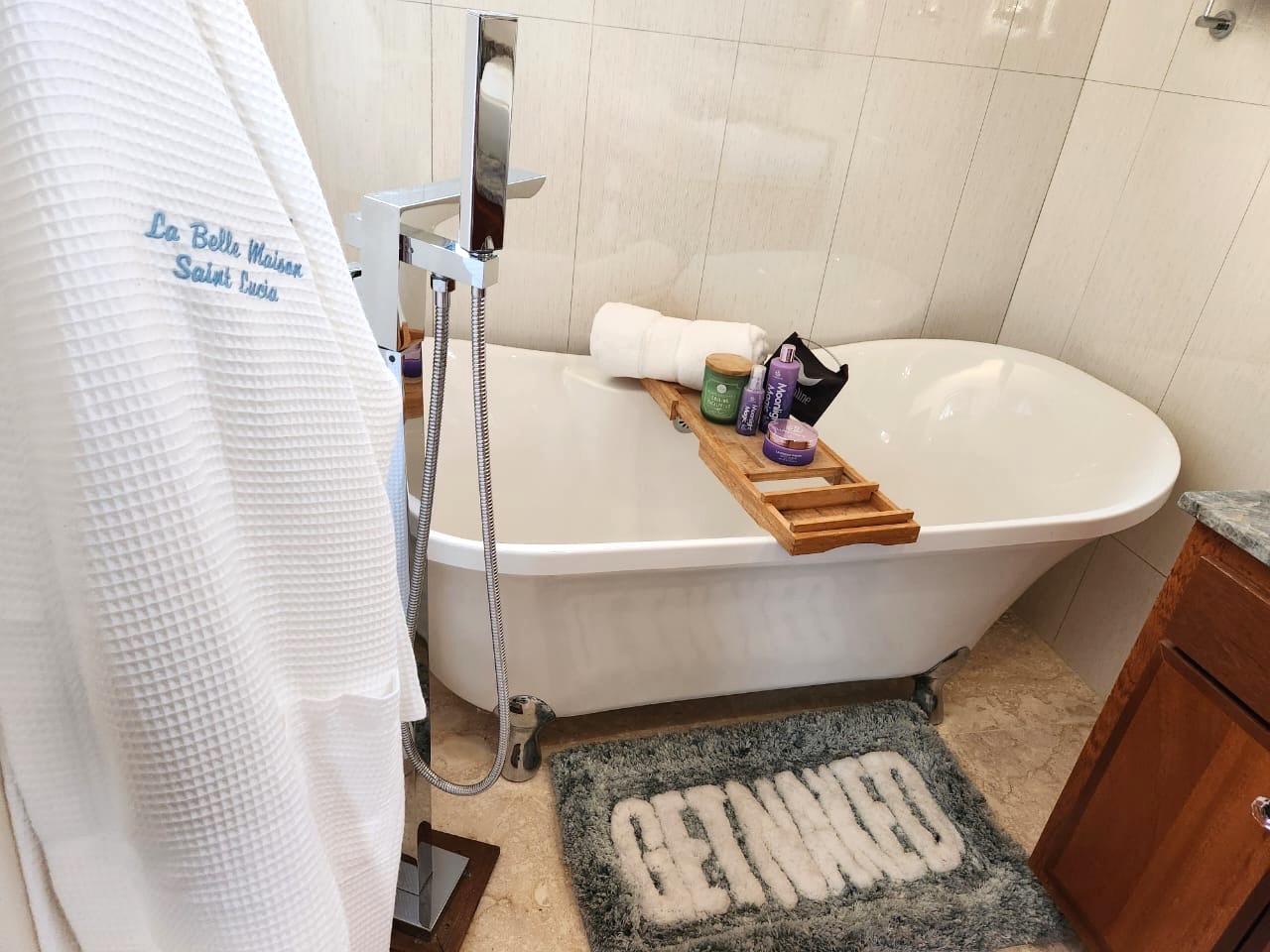 La Belle Maison St Lucia real Estate for rent bathroom