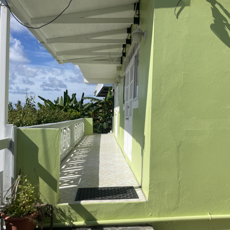 St Lucia real estate : apartment for rent in marisule balcony