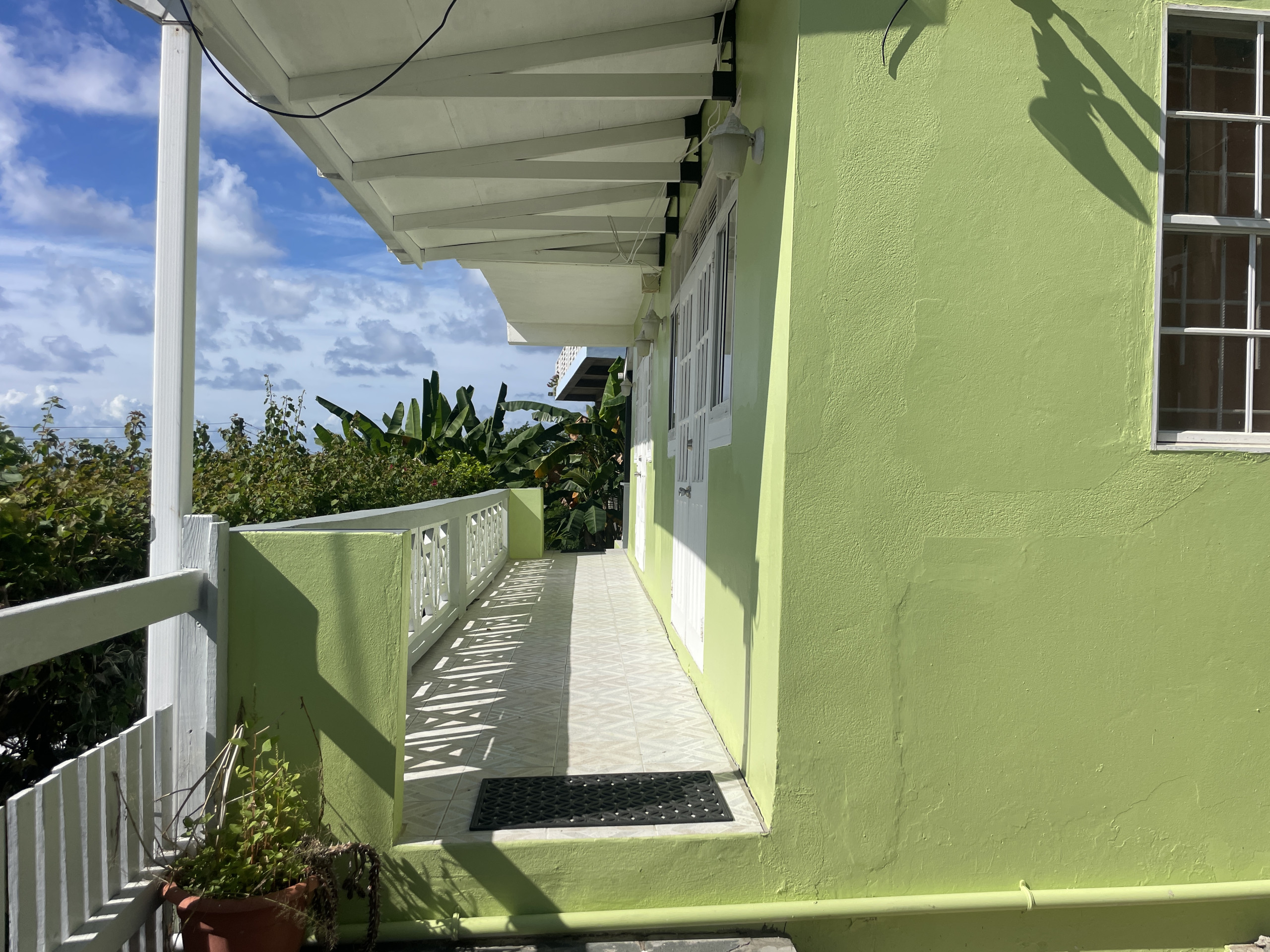 St Lucia real estate : apartment for rent in marisule balcony