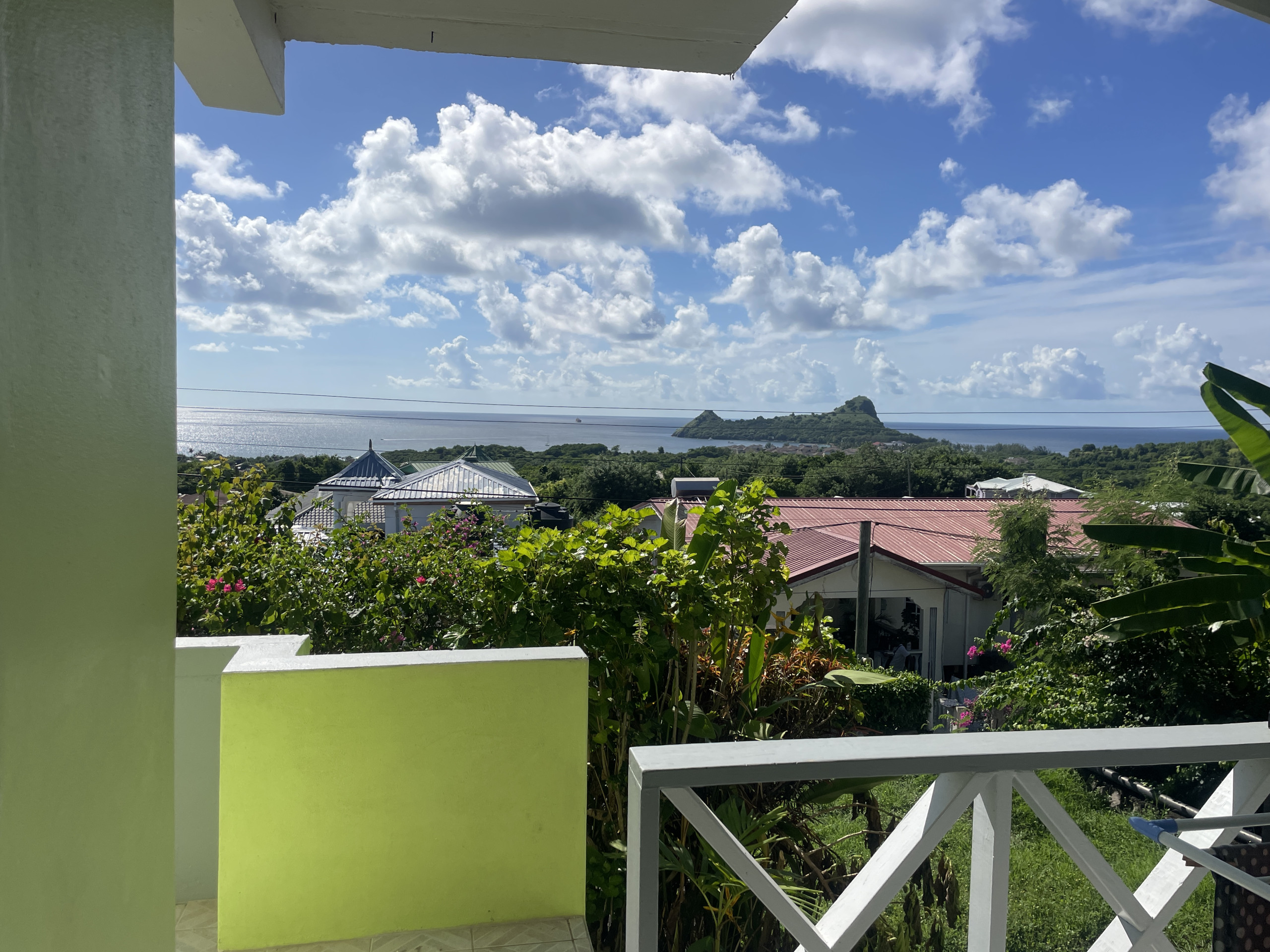 St Lucia real estate : apartment for rent in marisule kitchen view