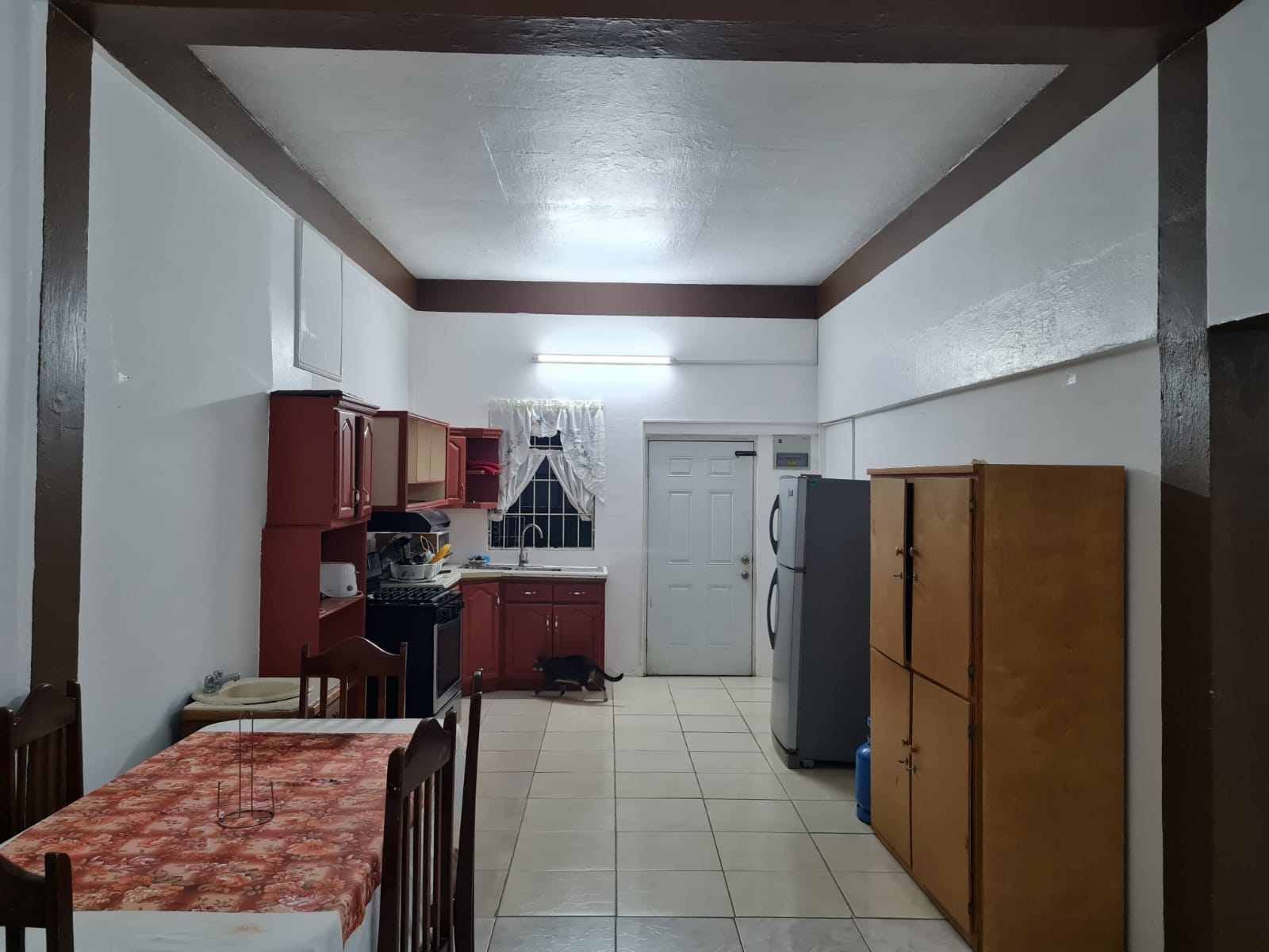 Three Houses in One, Perfect for Living and Investment in Viesux Fort kitchen apt