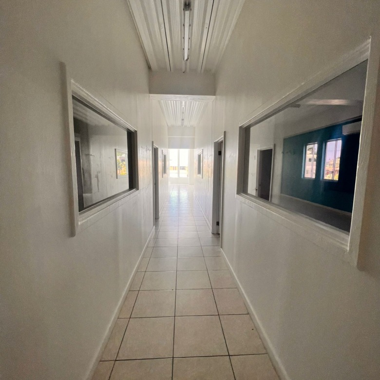 12,600 SQFT Multi-Level Office Complex vf