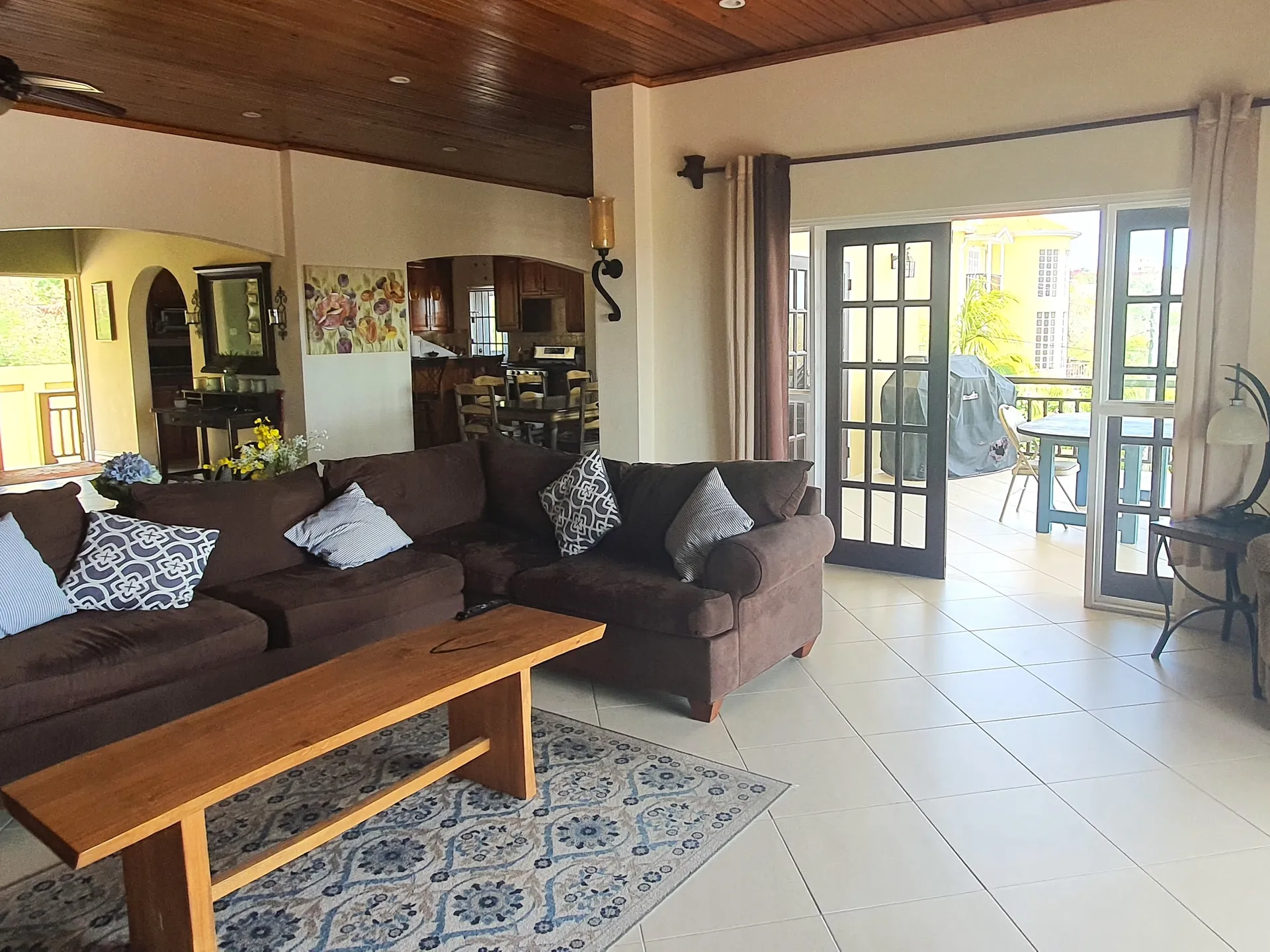 Luxury villa For Sale in Cap Estate - Villa Darcy sofas