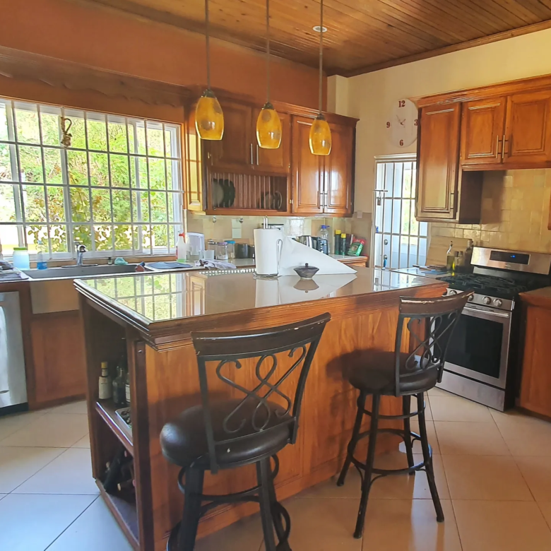 Luxury villa For Sale in Cap Estate - Villa Darcy kitchen
