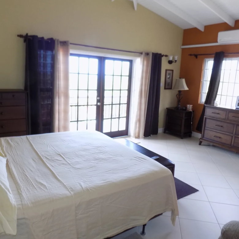 Luxury villa For Sale in Cap Estate - Villa Darcy bed3