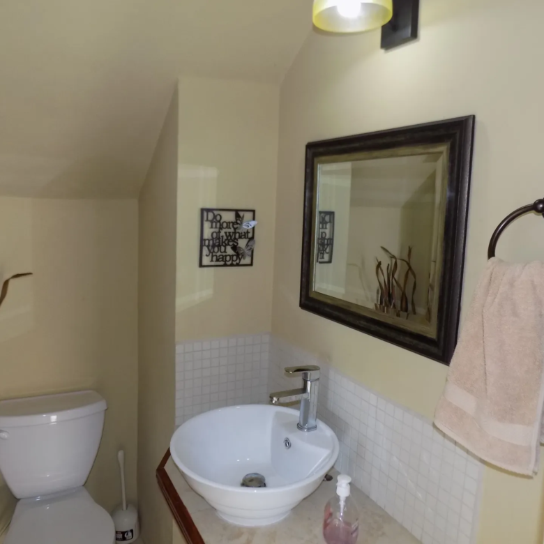 Luxury villa For Sale in Cap Estate - Villa Darcy bath