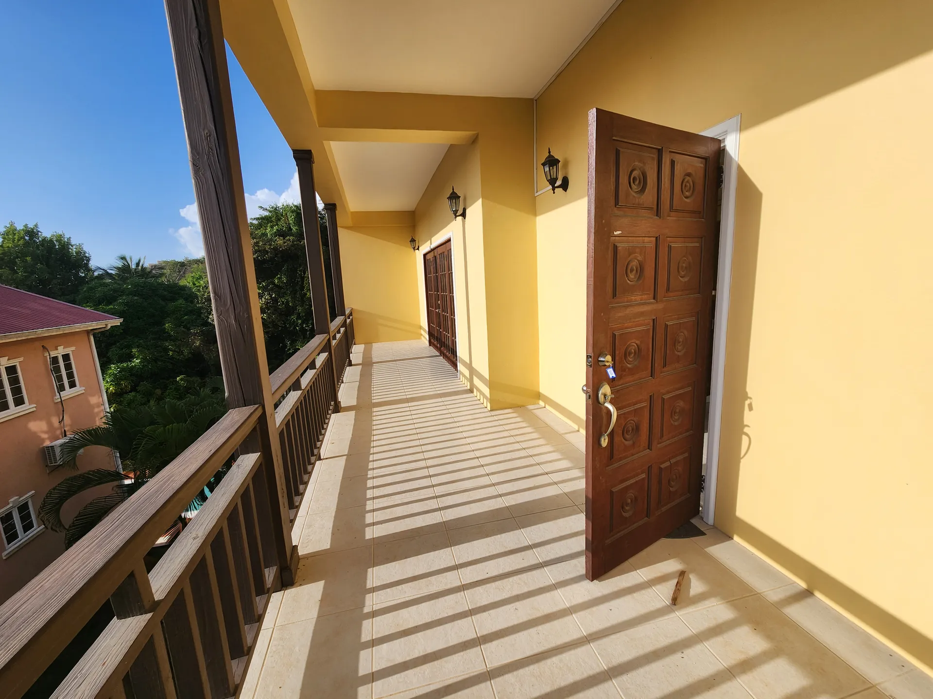 Luxury villa For Sale in Cap Estate - Villa Darcy varandH