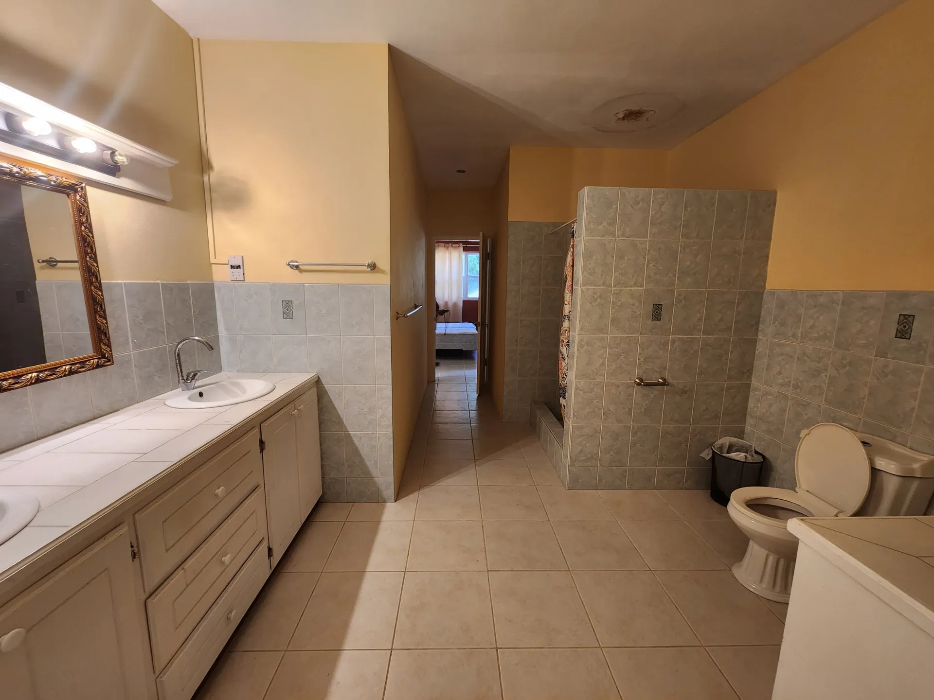 Luxury villa For Sale in Cap Estate - Villa Darcy BATH3