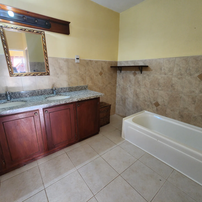 Luxury villa For Sale in Cap Estate - Villa Darcy SINK