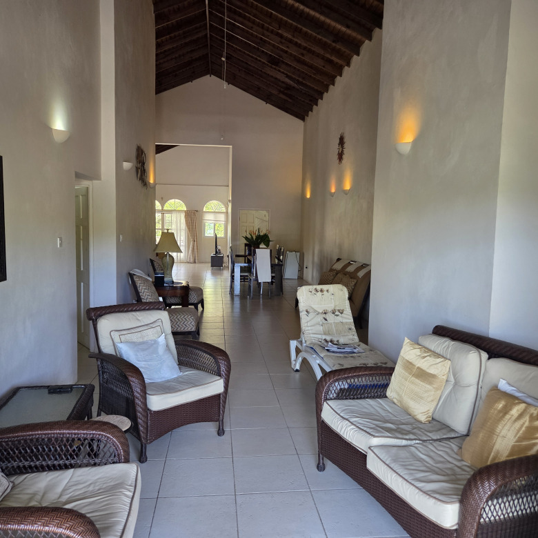 4 Bedroom House For Sale in Cap Estate Near Golf Course Cap Estate
