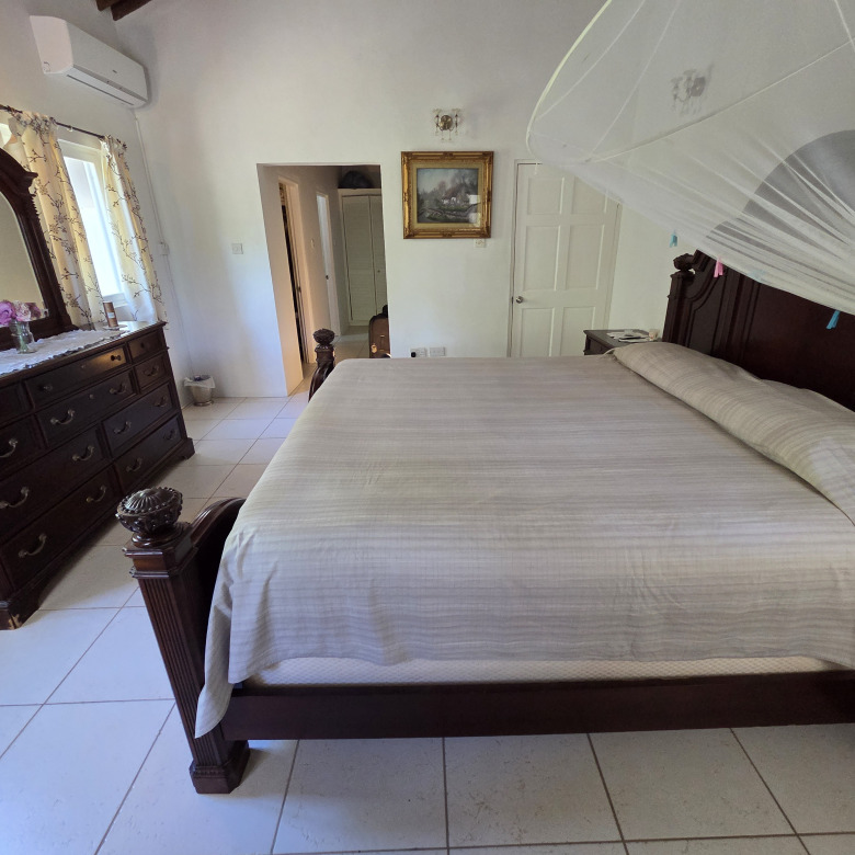 4 Bedroom House For Sale in Cap Estate Near Golf Course Cap Estate bed