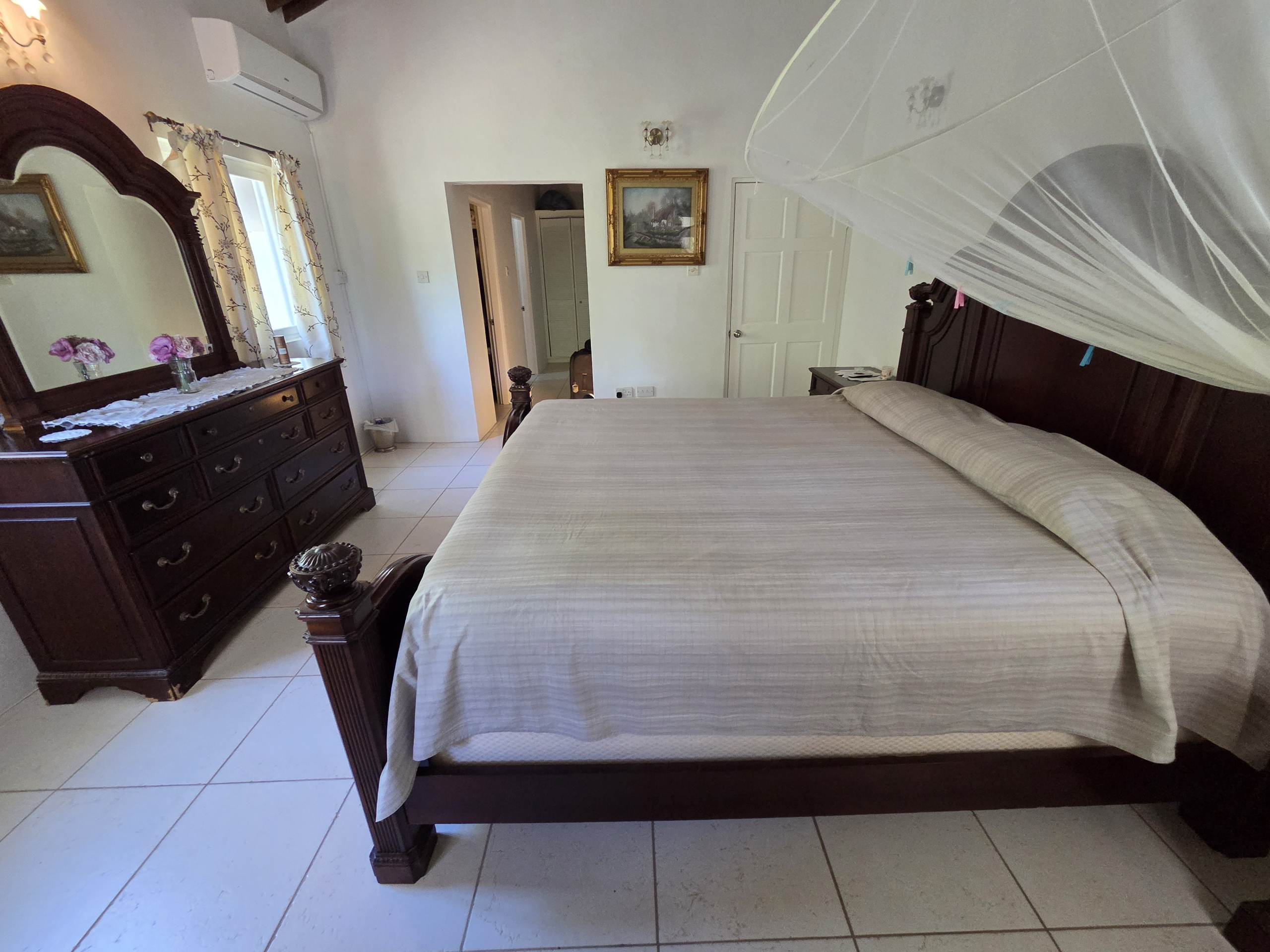 20251003_125210 4 Bedroom House For Sale in Cap Estate Near Golf Course Cap Estate bed