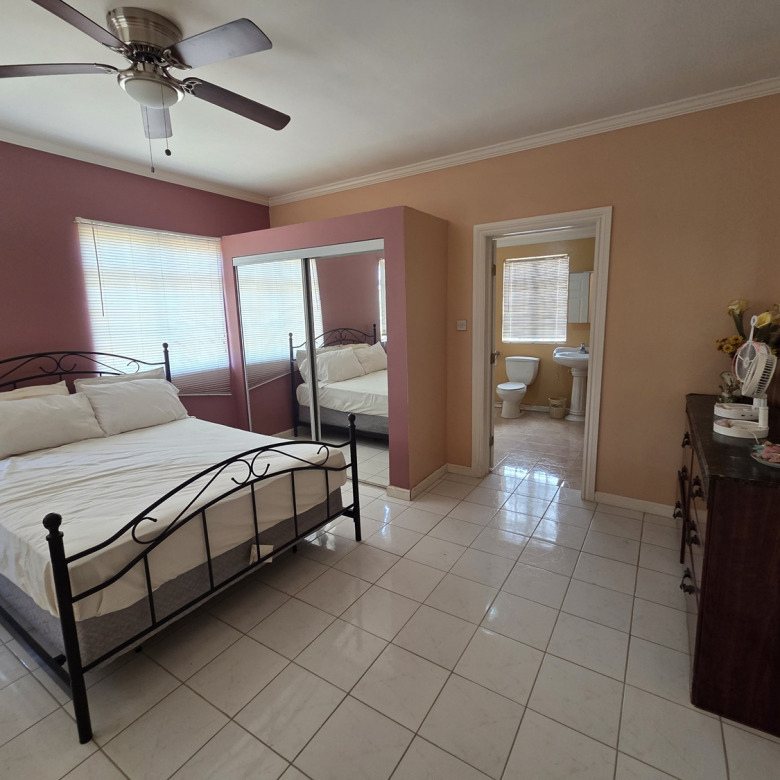 6 Bedroom House for Sale in Desruisseaux St Lucia