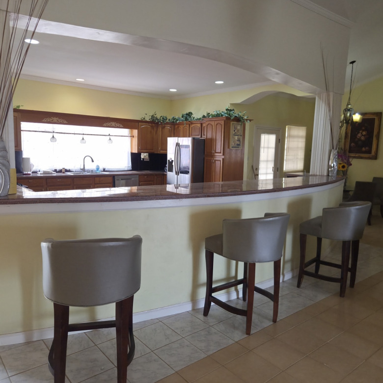6 Bedroom House for Sale in Desruisseaux St Lucia