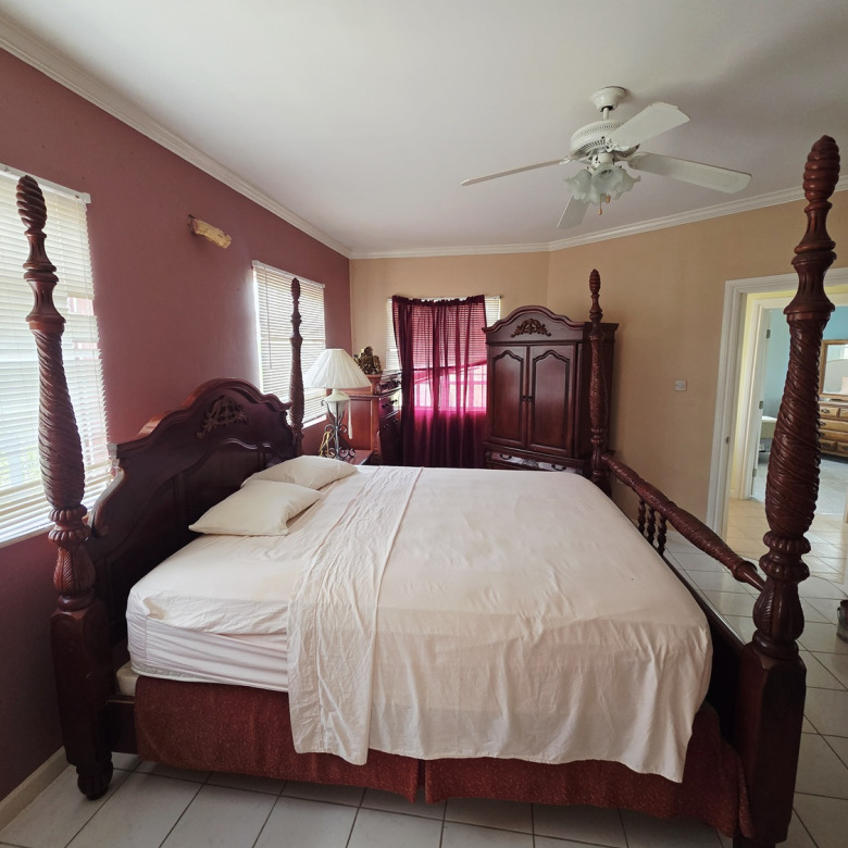 6 Bedroom House for Sale in Desruisseaux St Lucia
