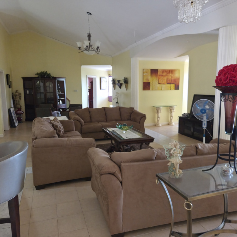 6 Bedroom House for Sale in Desruisseaux St Lucia